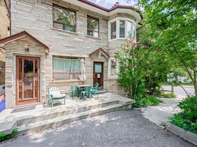 111 Alberta Ave, House detached with 8 bedrooms, 4 bathrooms and 5 parking in Toronto ON | Image 30