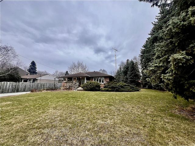 27 Willow Park Dr, House detached with 3 bedrooms, 1 bathrooms and 3 parking in Whitby ON | Image 22
