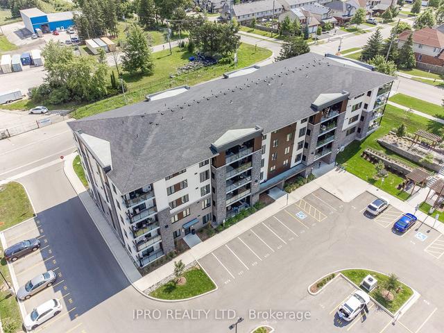 211 - 104 Summit Ridge Dr, Condo with 3 bedrooms, 2 bathrooms and 2 parking in Guelph ON | Image 21