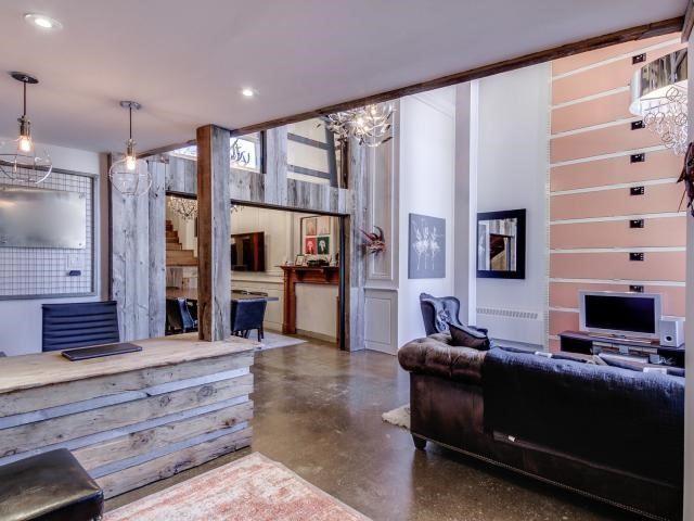 149 - 1159 Dundas St E, Condo with 2 bedrooms, 2 bathrooms and 1 parking in Toronto ON | Image 2