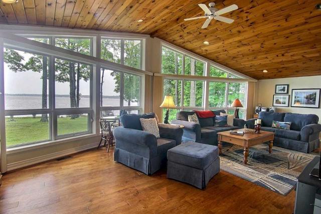 68 West Bay Blvd, House detached with 4 bedrooms, 2 bathrooms and 8 parking in Kawartha Lakes ON | Image 9