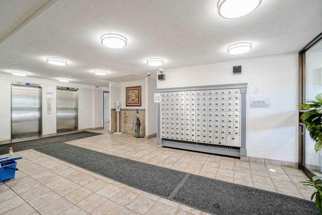 807 - 15 Nicklaus Dr, Condo with 2 bedrooms, 1 bathrooms and 1 parking in Hamilton ON | Image 31