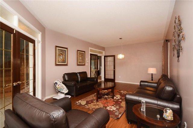 24 Roundstone Dr, House detached with 4 bedrooms, 4 bathrooms and 3 parking in Brampton ON | Image 6