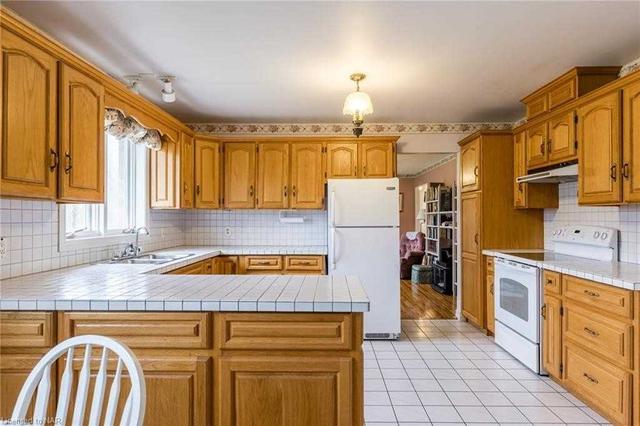 10214 Willoughby Dr, House detached with 3 bedrooms, 2 bathrooms and 12 parking in Niagara Falls ON | Image 9