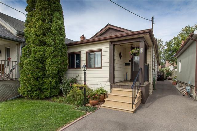 104 Newcastle St, House detached with 2 bedrooms, 1 bathrooms and 1 parking in Toronto ON | Image 1