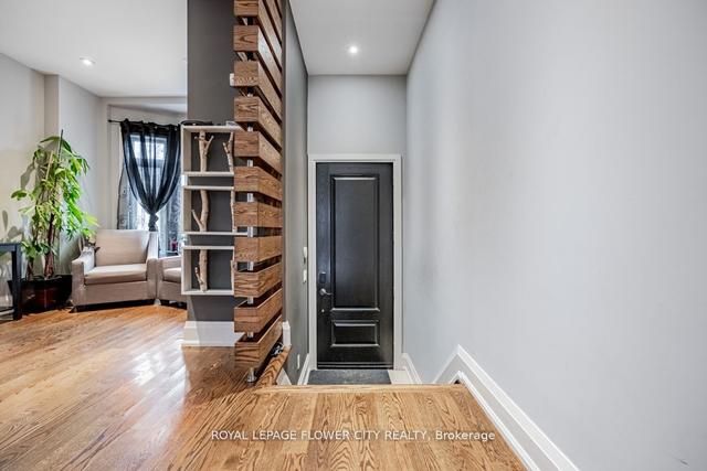 1878b Keele St, House semidetached with 3 bedrooms, 4 bathrooms and 4 parking in Toronto ON | Image 34