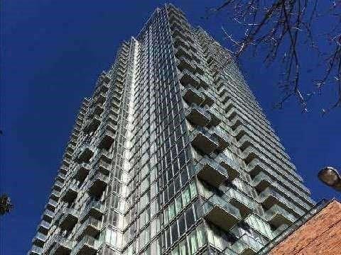 1303 - 75 St Nicholas St, Condo with 0 bedrooms, 1 bathrooms and null parking in Toronto ON | Image 1