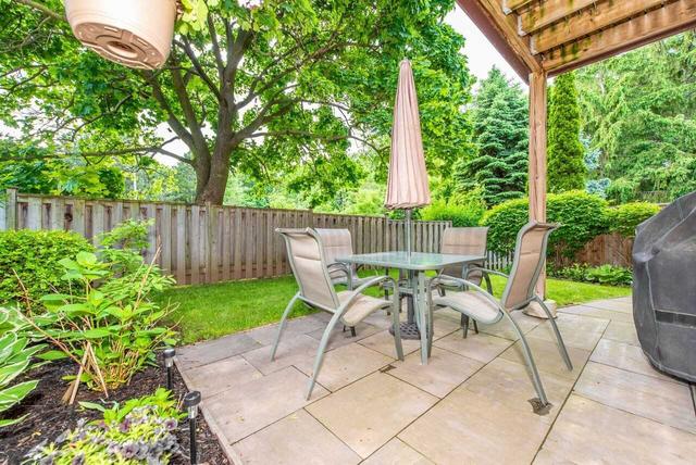 9 - 2120 Rathburn Rd E, Townhouse with 3 bedrooms, 4 bathrooms and 2 parking in Mississauga ON | Image 2