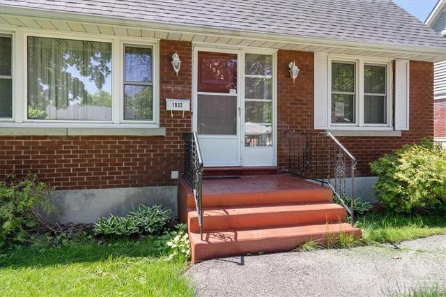 1932 Hall Street, House detached with 2 bedrooms, 2 bathrooms and 4 parking in Ottawa ON | Image 2