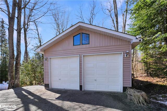 1030 Larix Lane, House detached with 3 bedrooms, 2 bathrooms and 4 parking in Dysart et al ON | Image 30