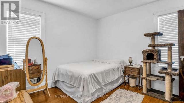 957-959 Victoria Ave, House detached with 4 bedrooms, 2 bathrooms and 4 parking in Windsor ON | Image 12