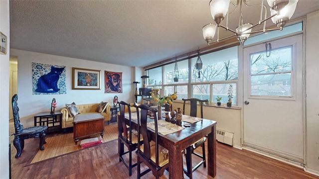 310 - 270 Palmdale Dr, Condo with 2 bedrooms, 1 bathrooms and 1 parking in Toronto ON | Image 4