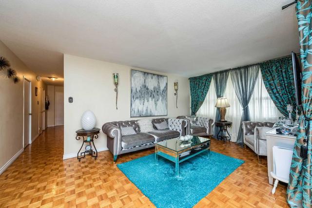 1115 - 15 La Rose Ave, Condo with 3 bedrooms, 2 bathrooms and 1 parking in Toronto ON | Image 3