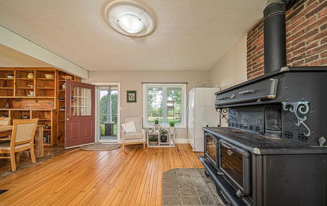 88 Yelverton Rd, House detached with 3 bedrooms, 2 bathrooms and 22 parking in Kawartha Lakes ON | Image 2