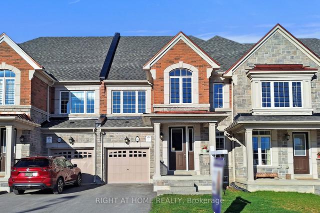 260 Silk Twist Dr, House attached with 3 bedrooms, 3 bathrooms and 3 parking in East Gwillimbury ON | Image 1
