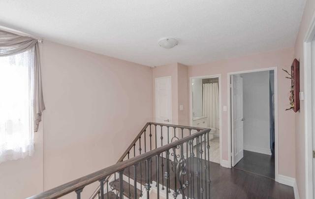 190 - 1055 Dundas St E, Townhouse with 3 bedrooms, 1 bathrooms and 1 parking in Mississauga ON | Image 5