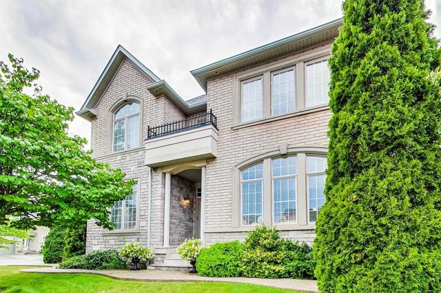 2456 Prince Michael Dr, House attached with 3 bedrooms, 4 bathrooms and 4 parking in Oakville ON | Image 1