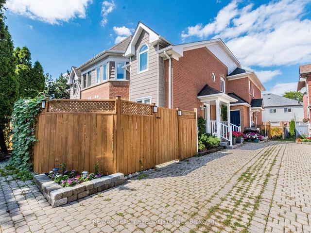 142 Clover Bloom Rd, House attached with 3 bedrooms, 3 bathrooms and 2 parking in Brampton ON | Image 32