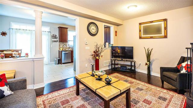 40 Vanderpool Cres, House semidetached with 3 bedrooms, 4 bathrooms and 2 parking in Brampton ON | Image 5