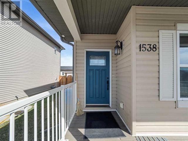 1538 Mcalpine Street, House semidetached with 3 bedrooms, 2 bathrooms and 3 parking in Carstairs AB | Image 4