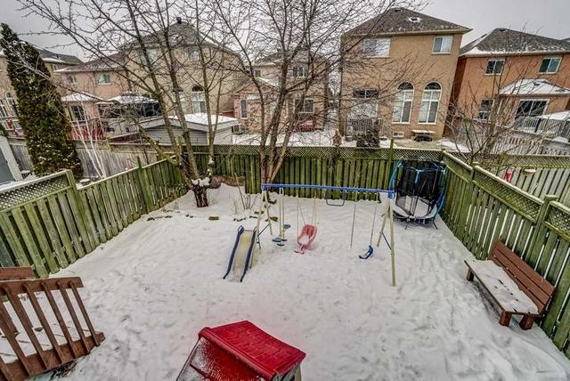 67 Ridgeway Crt, House detached with 3 bedrooms, 3 bathrooms and 3 parking in Vaughan ON | Image 18