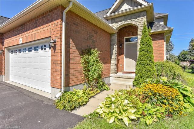 710 Garden Court Crescent, House semidetached with 3 bedrooms, 3 bathrooms and 4 parking in Woodstock ON | Image 3