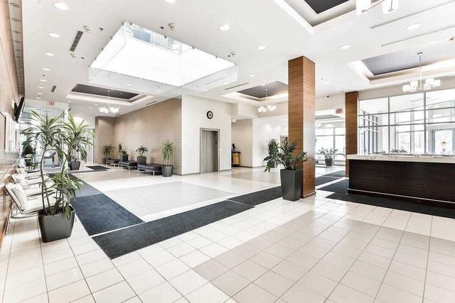 uph2902 - 33 Elm Dr W, Condo with 2 bedrooms, 2 bathrooms and 1 parking in Mississauga ON | Image 10