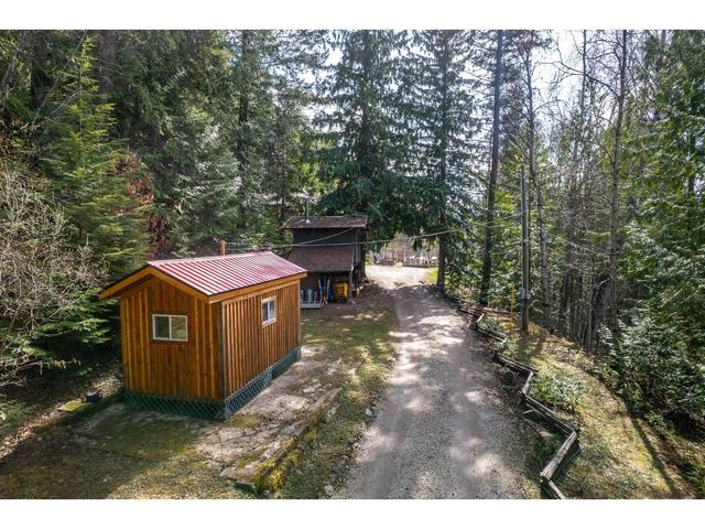 8788 Highway 6, House detached with 2 bedrooms, 2 bathrooms and null parking in Central Kootenay H BC | Image 64