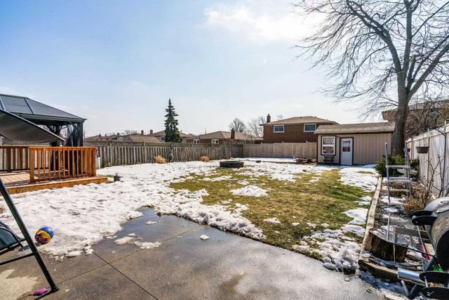 976 Mohawk Rd E, House detached with 3 bedrooms, 1 bathrooms and 5 parking in Hamilton ON | Image 15