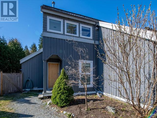 6307 Lorimer Road, House detached with 3 bedrooms, 2 bathrooms and 5 parking in Whistler BC | Image 29