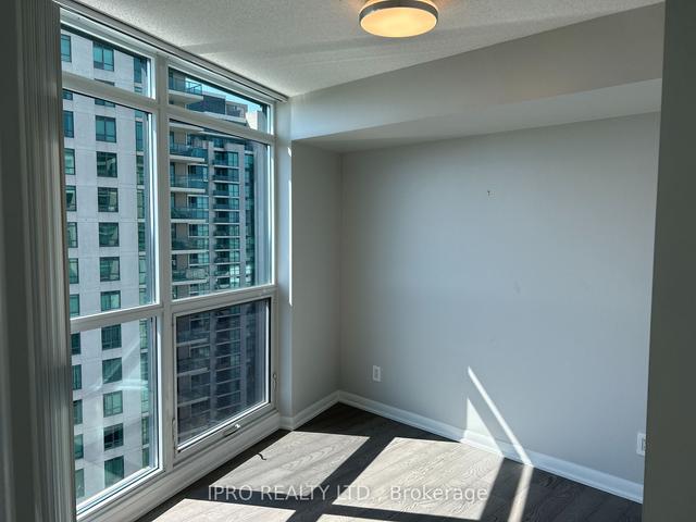 2004 - 215 Sherway Gardens Rd, Condo with 2 bedrooms, 2 bathrooms and 1 parking in Toronto ON | Image 8