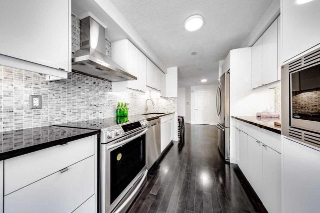 807 - 280 Simcoe St, Condo with 2 bedrooms, 2 bathrooms and 1 parking in Toronto ON | Image 21