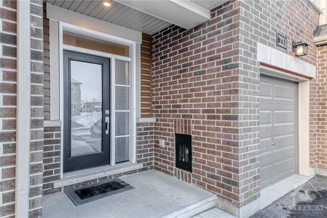 23 Damselfish Walk, Townhouse with 3 bedrooms, 3 bathrooms and 3 parking in Ottawa ON | Image 2