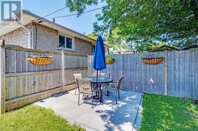 1321 Cedar St, House detached with 3 bedrooms, 2 bathrooms and 6 parking in Oshawa ON | Image 39