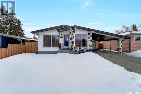 308 1st Avenue E, House detached with 4 bedrooms, 2 bathrooms and null parking in Blaine Lake SK | Card Image