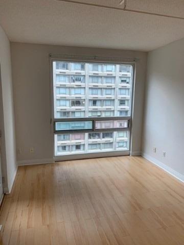 1605 - 1121 Bay St, Condo with 1 bedrooms, 1 bathrooms and 0 parking in Toronto ON | Image 2
