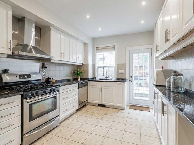 42 Wyndham St, House detached with 3 bedrooms, 2 bathrooms and 2 parking in Toronto ON | Image 16