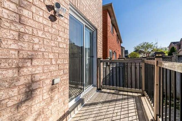 3287 Ridgeleigh Hts, House attached with 3 bedrooms, 3 bathrooms and 2 parking in Mississauga ON | Image 24