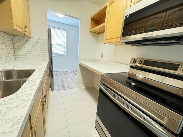 2 - 657 Fennell Avenue E, Condo with 1 bedrooms, 1 bathrooms and 1 parking in Hamilton ON | Image 5