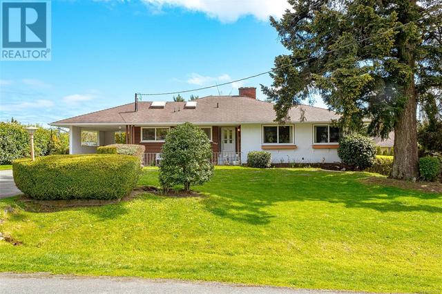 4345 Harder Rd S, House detached with 2 bedrooms, 2 bathrooms and 4 parking in Saanich BC | Image 2