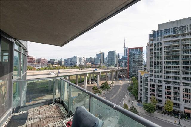 963 - 209 Fort York Blvd, Condo with 2 bedrooms, 1 bathrooms and 1 parking in Toronto ON | Image 7