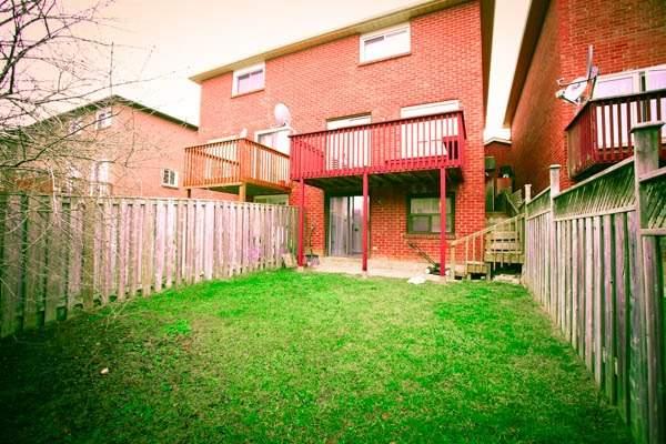99 Woodsend Run, House attached with 3 bedrooms, 4 bathrooms and 2 parking in Brampton ON | Image 2