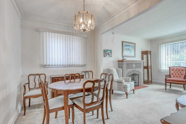 116 Cedarcrest Blvd, House detached with 2 bedrooms, 2 bathrooms and 5 parking in Toronto ON | Image 4