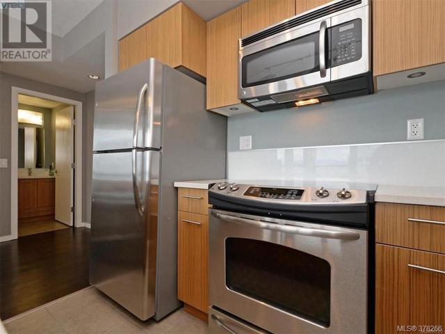 1005 - 834 Johnson St, Condo with 1 bedrooms, 1 bathrooms and null parking in Victoria BC | Image 4