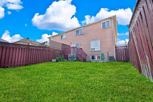 14 Hyacinth Cres, House semidetached with 4 bedrooms, 4 bathrooms and 3 parking in Toronto ON | Image 5