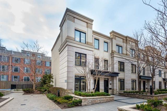 th10 - 5 Oakburn Cres, Townhouse with 3 bedrooms, 3 bathrooms and 2 parking in Toronto ON | Image 1