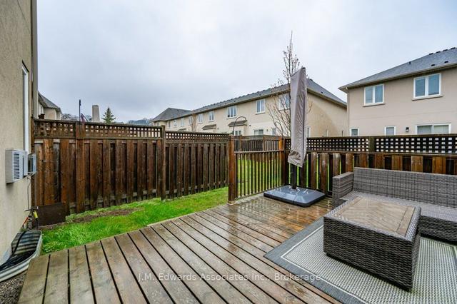 24 Forest Valley Cres, Townhouse with 3 bedrooms, 3 bathrooms and 2 parking in Hamilton ON | Image 25
