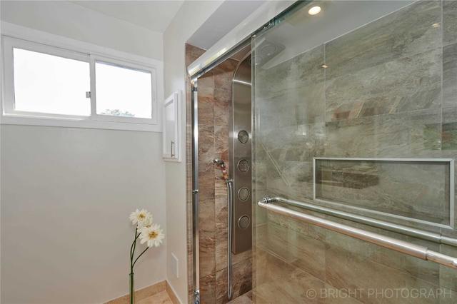 10 Lofty Hillway, Townhouse with 3 bedrooms, 3 bathrooms and 2 parking in Toronto ON | Image 13