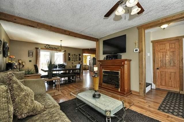 14 Wilmot Ave, House detached with 3 bedrooms, 2 bathrooms and 2 parking in Cambridge ON | Image 3