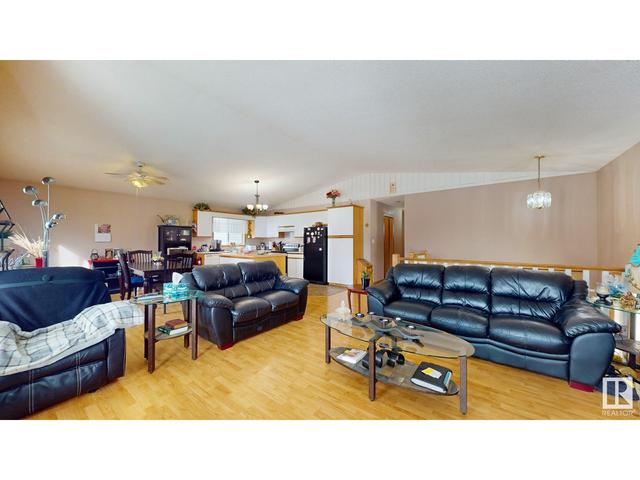 4705 47 St, House detached with 8 bedrooms, 3 bathrooms and 6 parking in Legal AB | Image 5